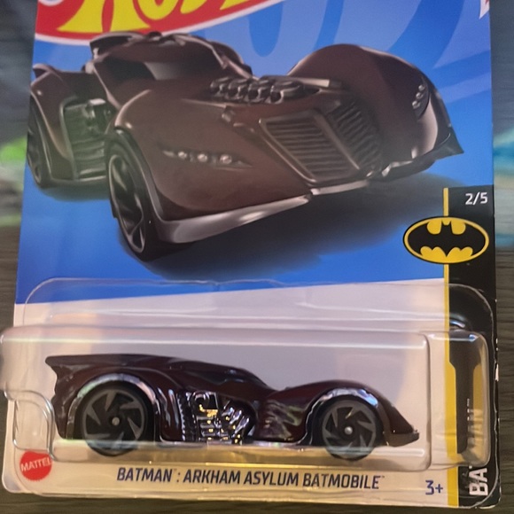 ARKHAM ASYLUM BATMOBILE - Picture 1 of 10